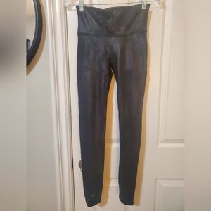 SPANX LEATHER LOOK LEGGINGS SIZE MEDIUM GREAT CONDITION!